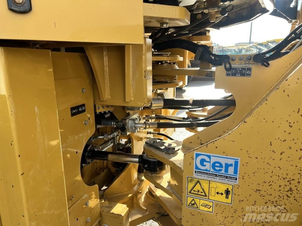 CAT 972 K Колесни товарачи