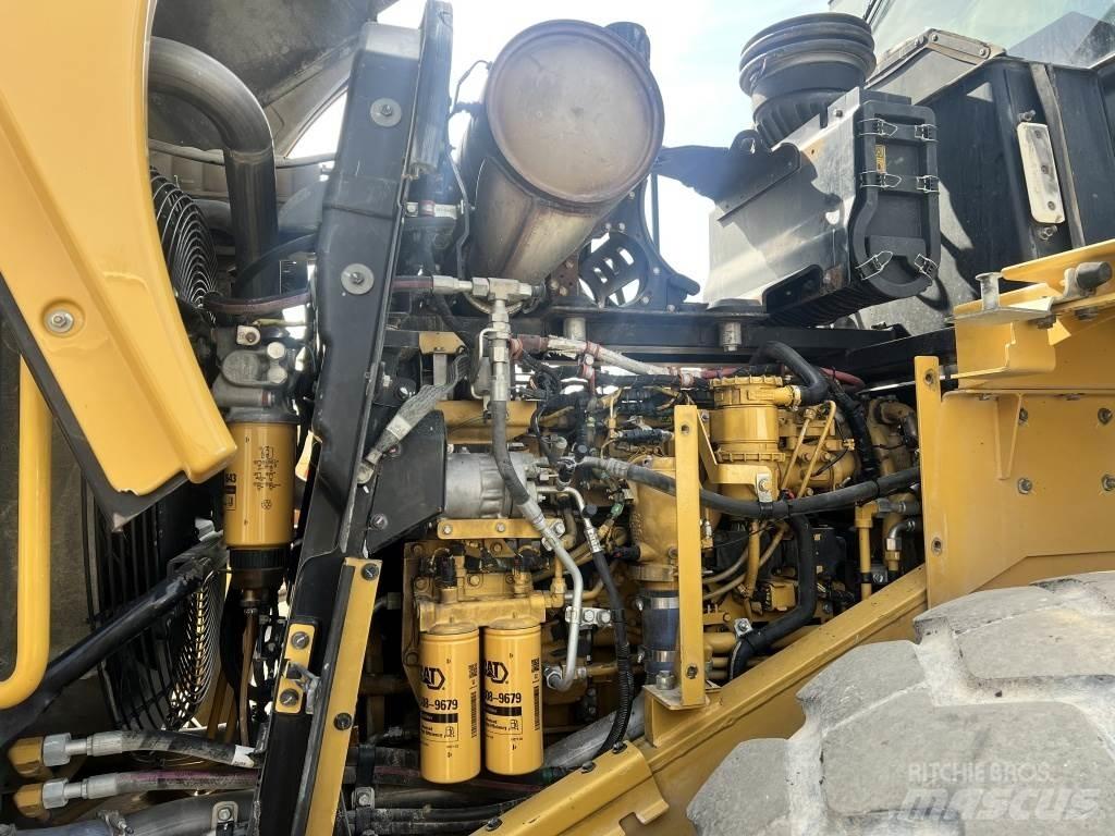CAT 972 K Колесни товарачи