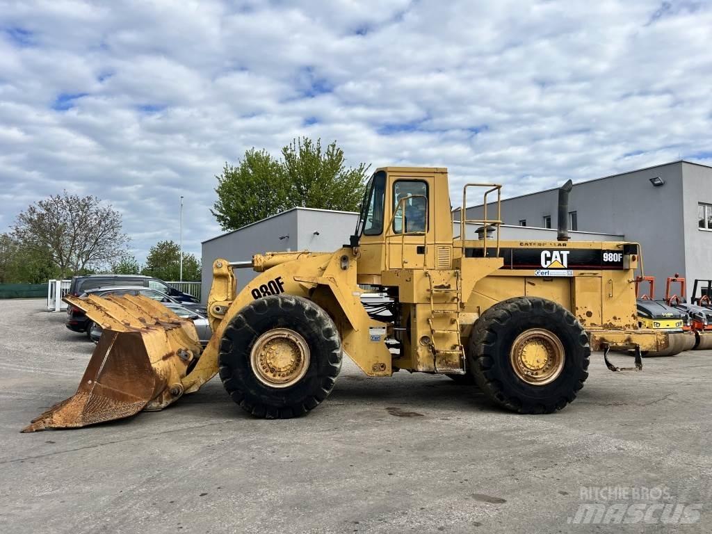 CAT 980 F Колесни товарачи