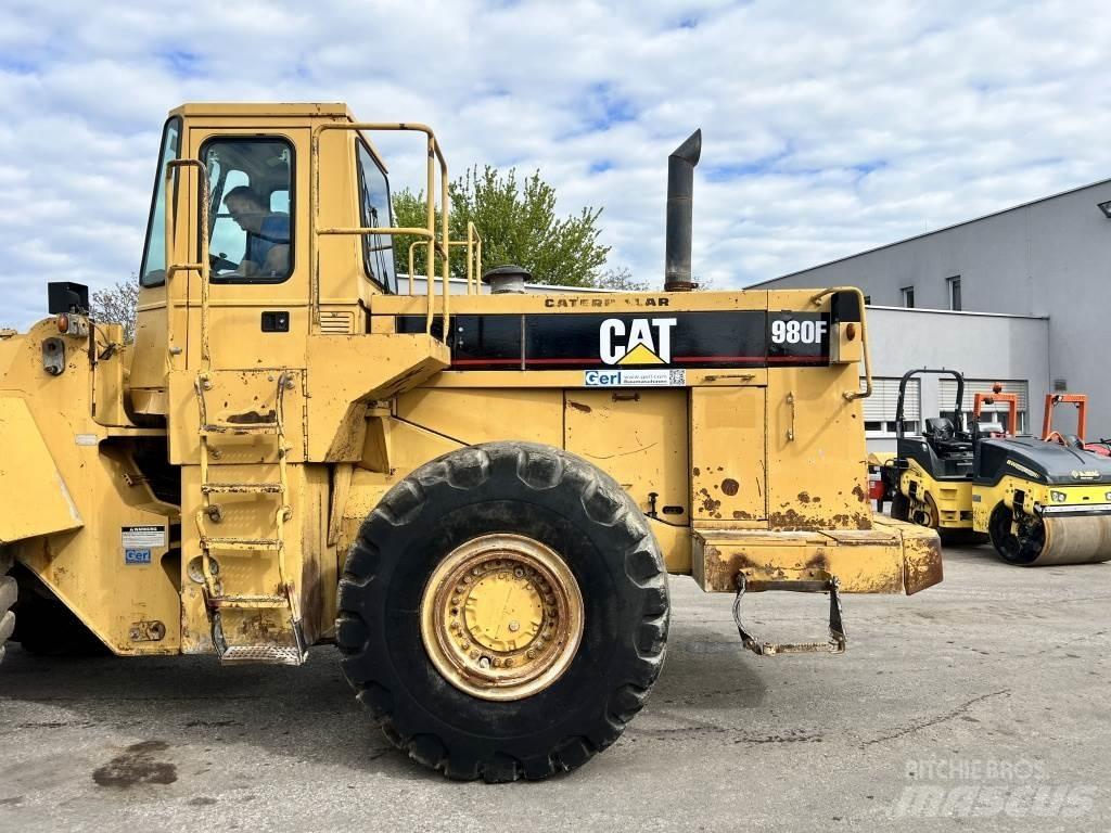 CAT 980 F Колесни товарачи