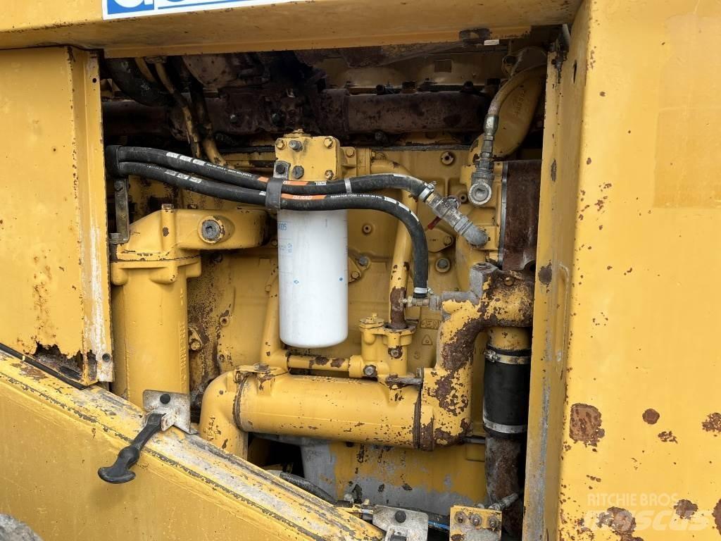CAT 980 F Колесни товарачи
