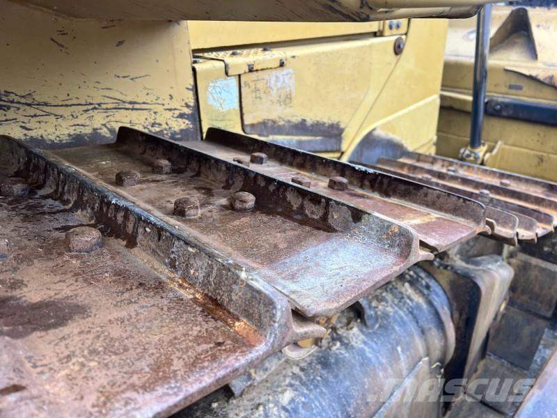 CAT D 6 T Верижни булдозери
