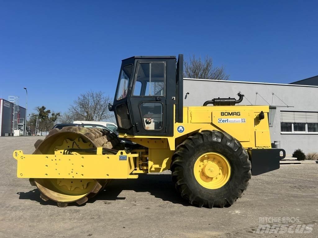 JCB Vibromax W 1402 PD Еднобарабанни ролки
