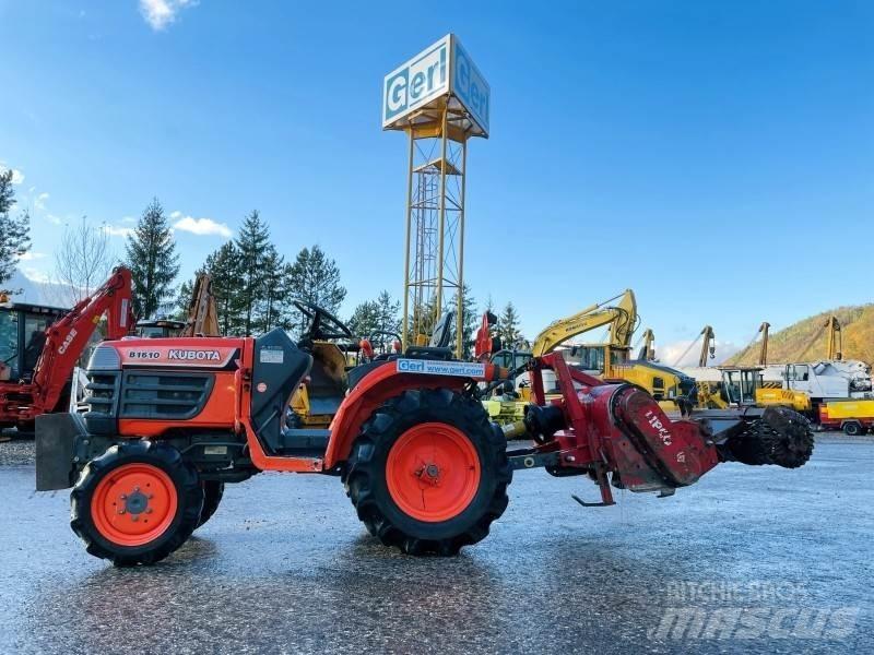Kubota B1610D Товарач със заден ексватор