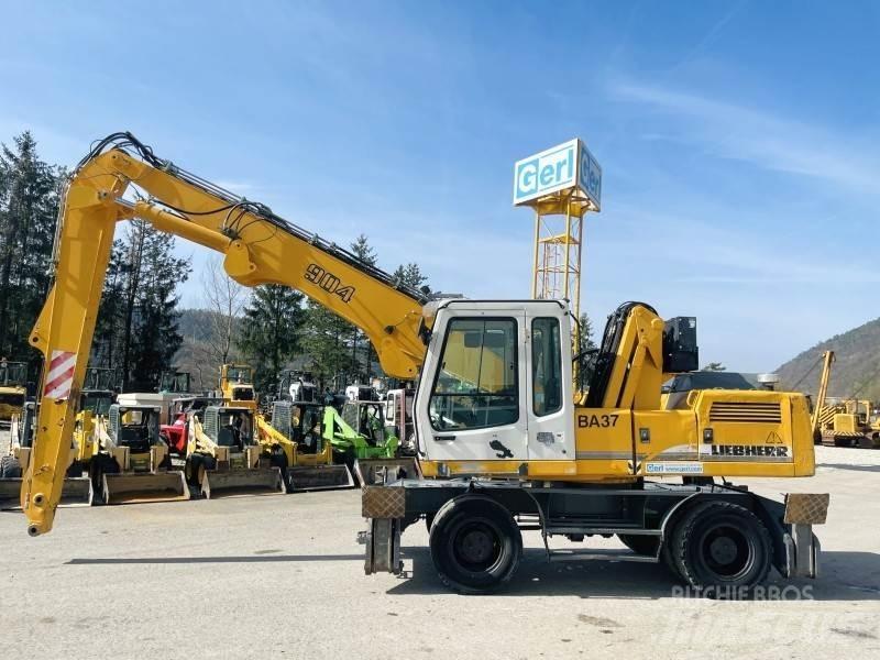 Liebherr A904 Оператори на отпадъци/индустрия

