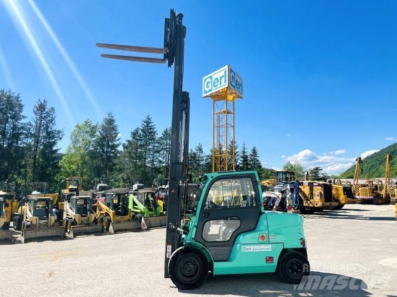 Mitsubishi SD50NT Дизелови камиони