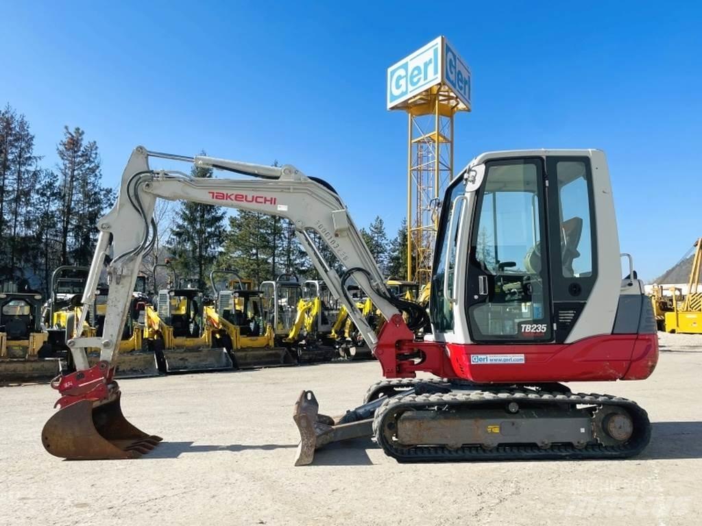 Takeuchi TB235 Мини екскаватори < 7 т