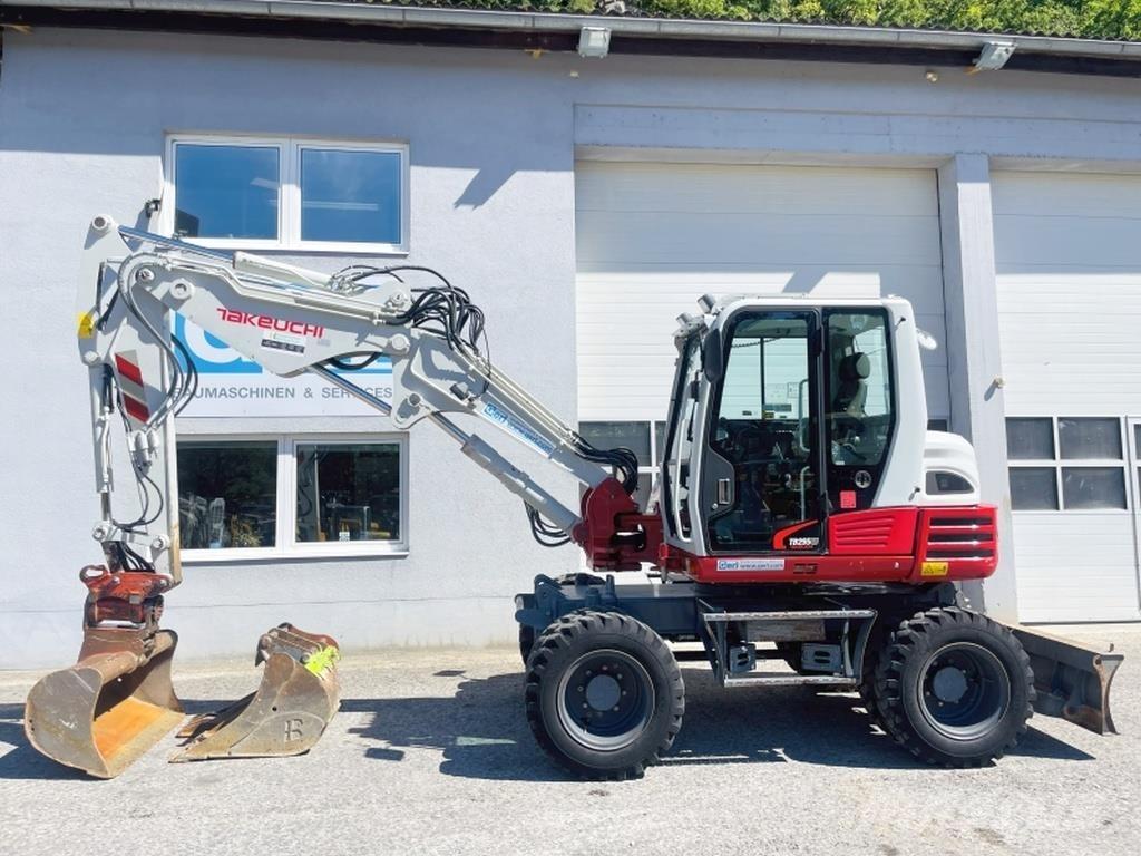 Takeuchi TB295W Колесни екскаватори