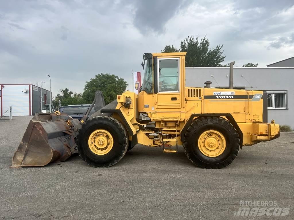 Volvo L 90 C Колесни товарачи