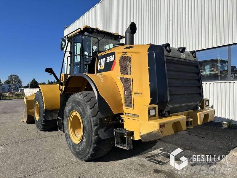 CAT 966M Колесни товарачи