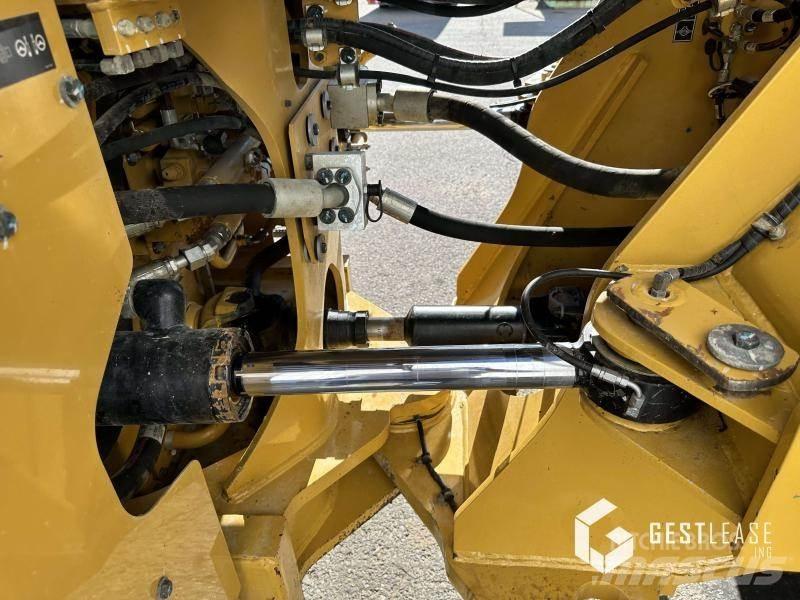 CAT 966M Колесни товарачи