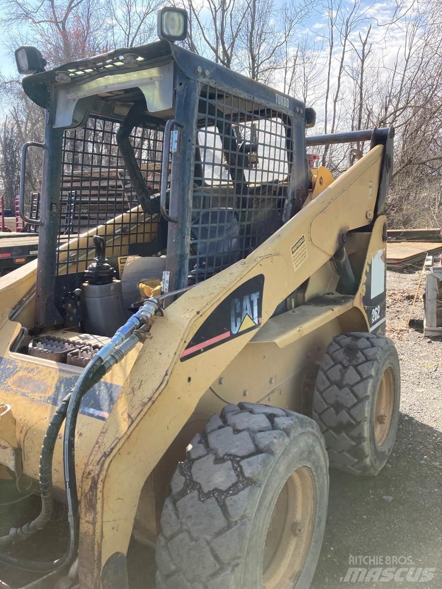 CAT 262B Мини товарачи
