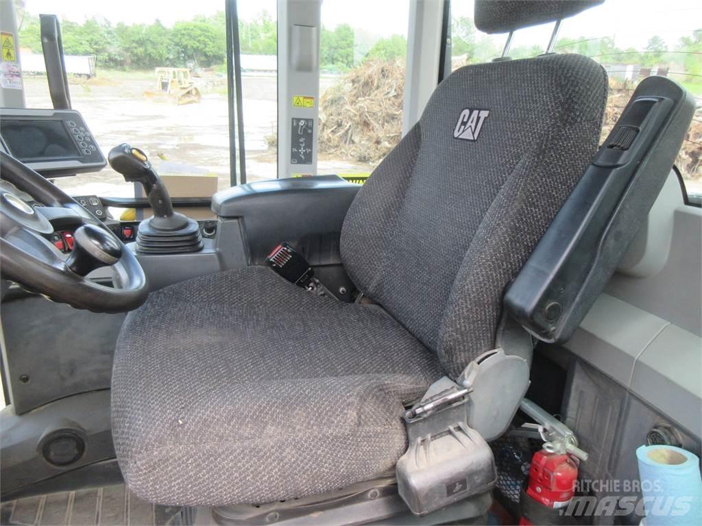 CAT 938M Колесни товарачи
