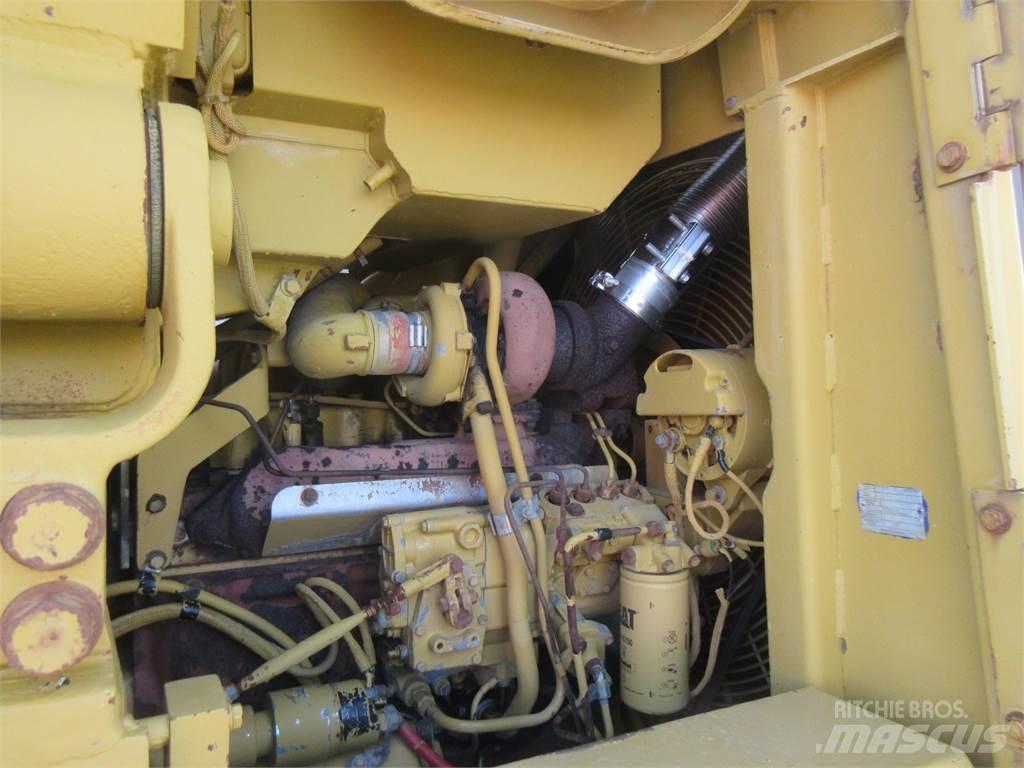 CAT 963 Верижни булдозери
