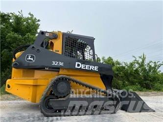 John Deere 323E Мини товарачи
