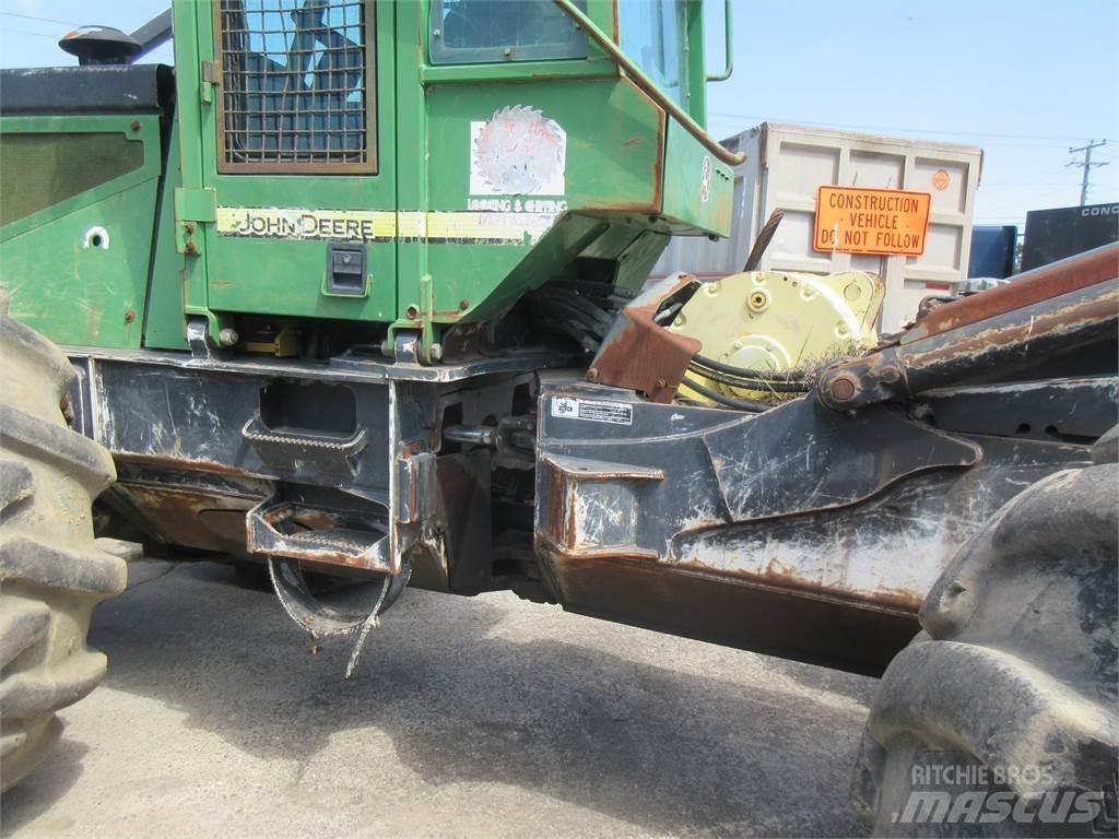 John Deere 748H Скидери
