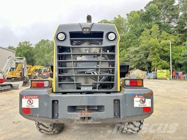 Komatsu WA320-8 Колесни товарачи