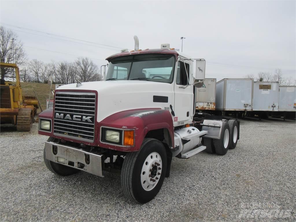 Mack CHN613 Влекачи
