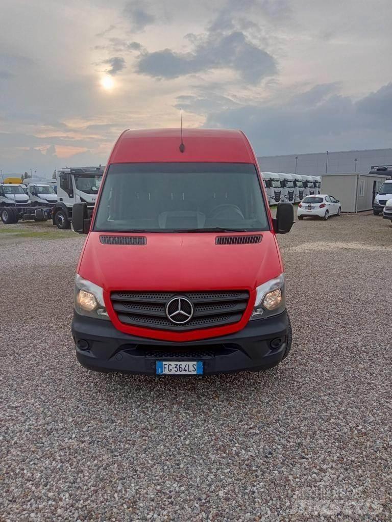 Mercedes-Benz SPINTER Фургони
