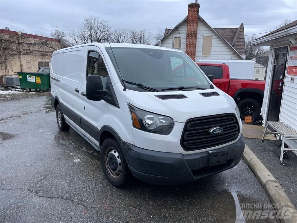 Ford Transit Фургони
