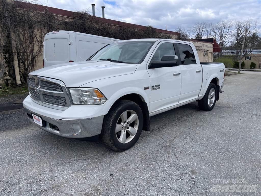 RAM 1500 Пикапи