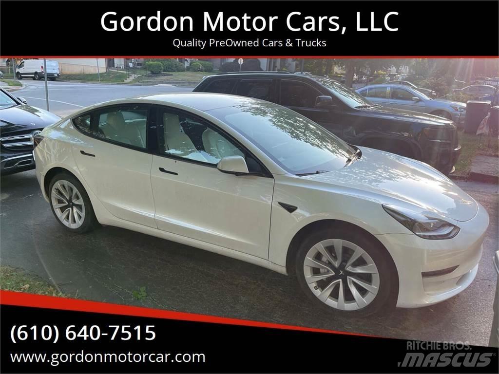 Tesla Model 3 Коли
