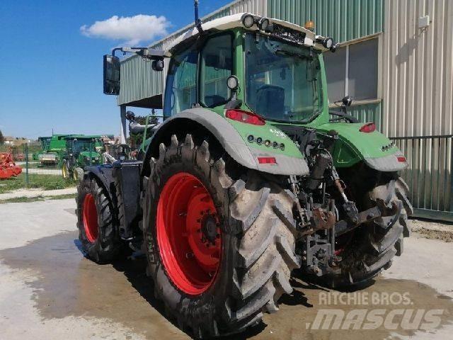 Fendt 718 VARIO Трактори