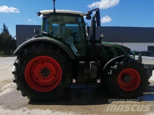 Fendt 718 VARIO Трактори