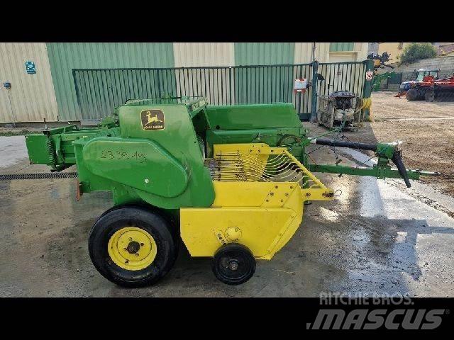 John Deere 359 Балопреси квадратни
