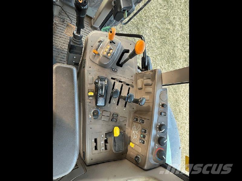 John Deere 6120M Трактори