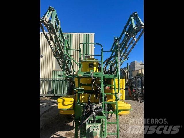 John Deere 824 SE Прикачни пръскачки
