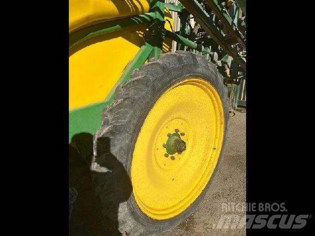 John Deere 824 SE Прикачни пръскачки
