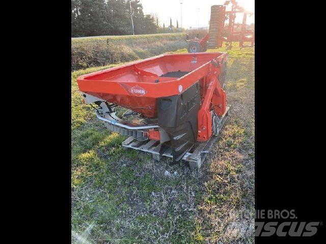 Kuhn AXIS 20.1W Минерални приспособления за разширяване на струята