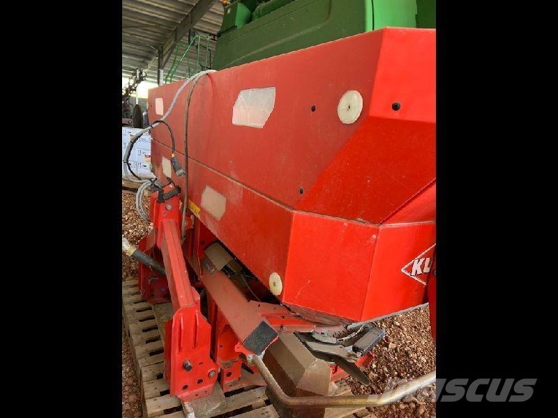 Kuhn AXIS 40.2 Минерални приспособления за разширяване на струята