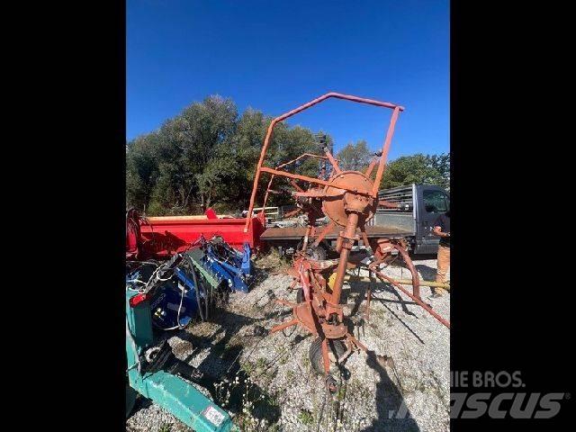 Kuhn GF5001MH Гребла и сенообръщачки