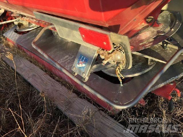 Kuhn GLB 1400 Минерални приспособления за разширяване на струята