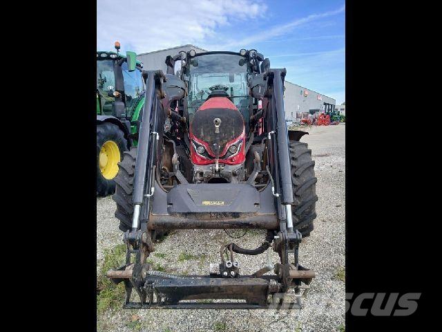 Valtra G115 Трактори