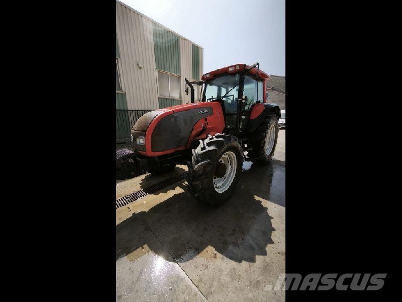 Valtra T140 Трактори