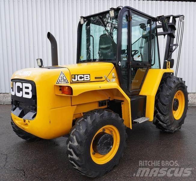 JCB 940-4 Камиони за херавни местности