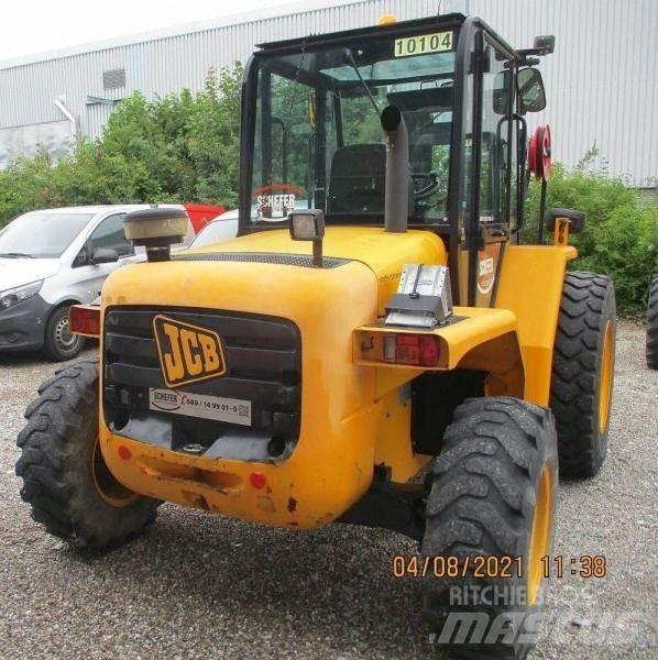 JCB 940-4 Камиони за херавни местности