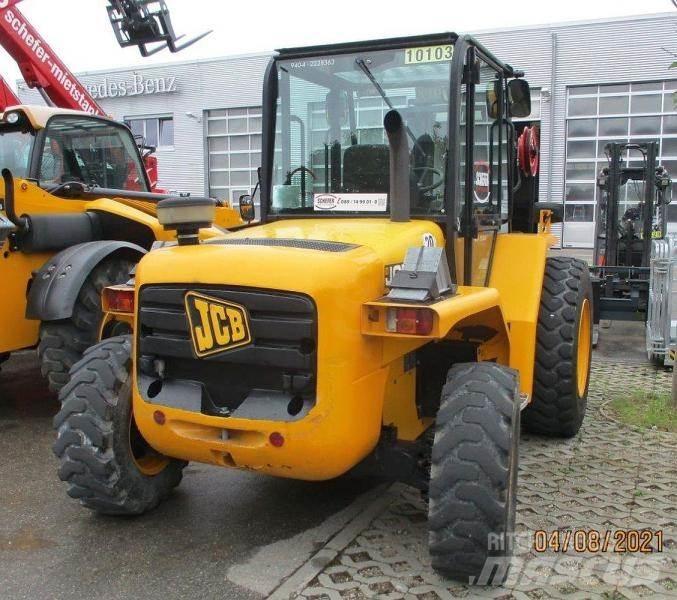 JCB 940-4 Камиони за херавни местности
