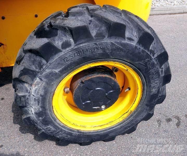 JCB 940-4 Камиони за херавни местности