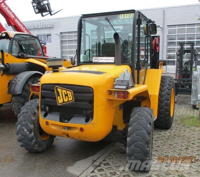 JCB 940-4 Камиони за херавни местности