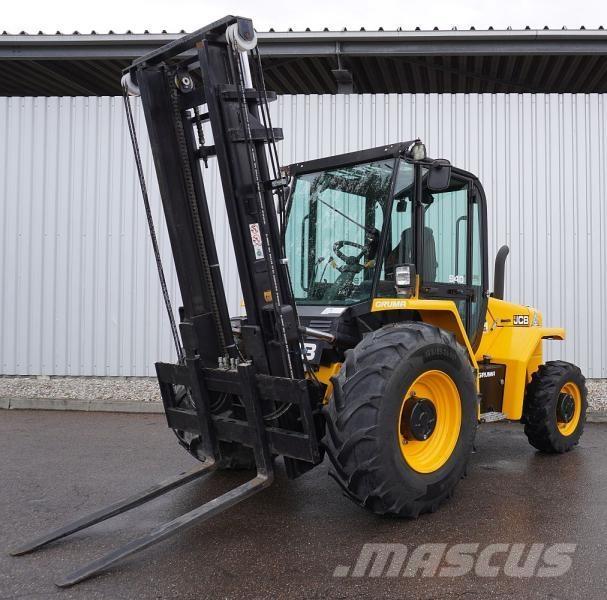 JCB 940-4 Камиони за херавни местности