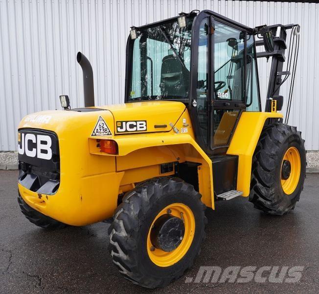 JCB 940-4 Камиони за херавни местности