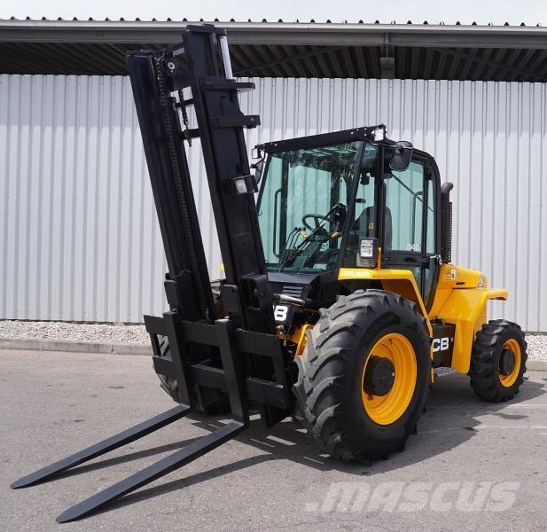 JCB 940-4 Камиони за херавни местности