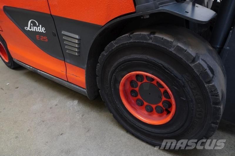 Linde E 25 387 Електрически вилични кари-повдигачи