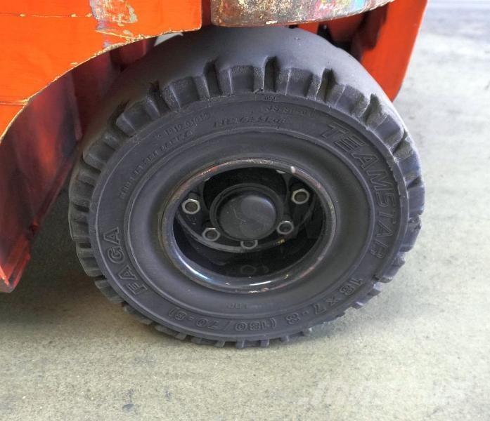 Toyota 8FBMT25 Електрически вилични кари-повдигачи