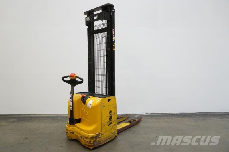 Yale MS12AC Самоходни товарачи