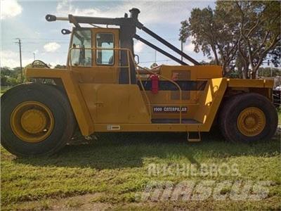 CAT V900 Кари товарачи на контейнери